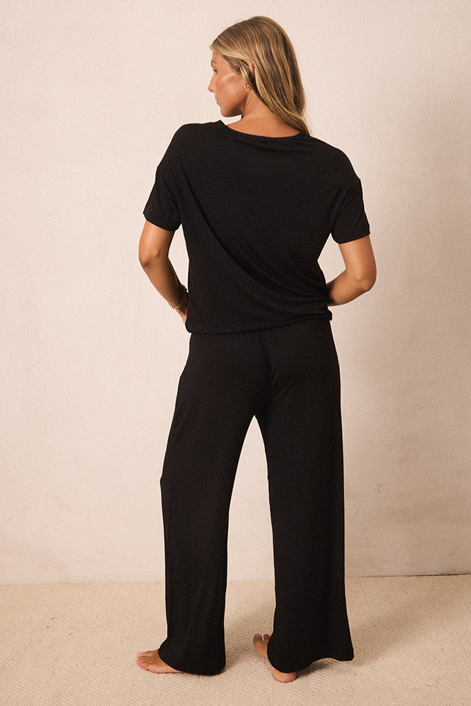 Black Short-Sleeve Women’s Sleep Set