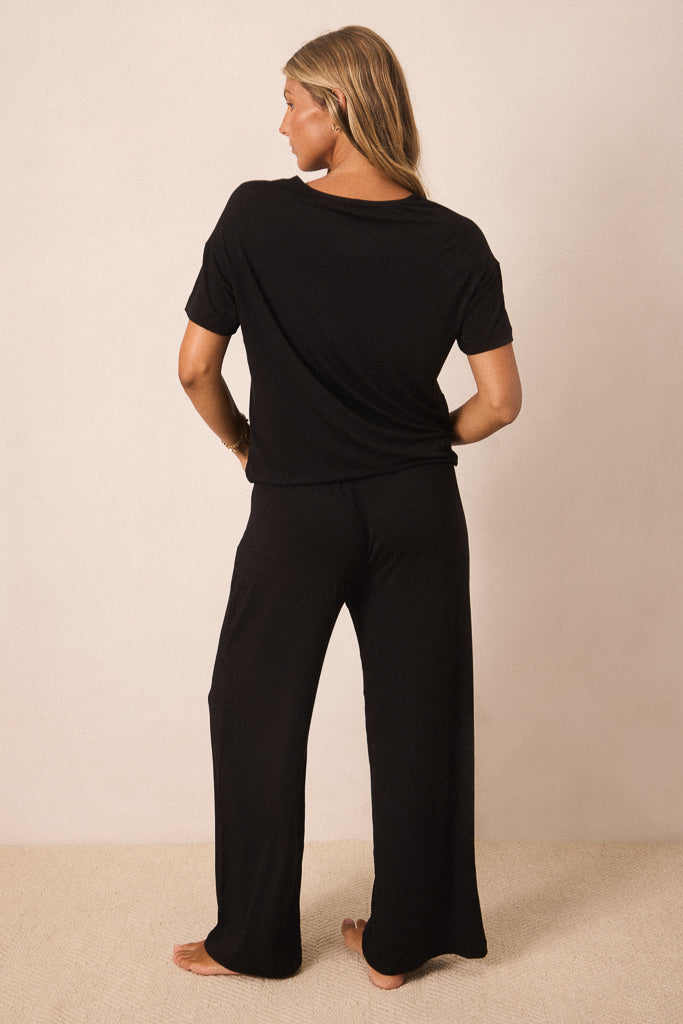 Black Short-Sleeve Women’s Sleep Set